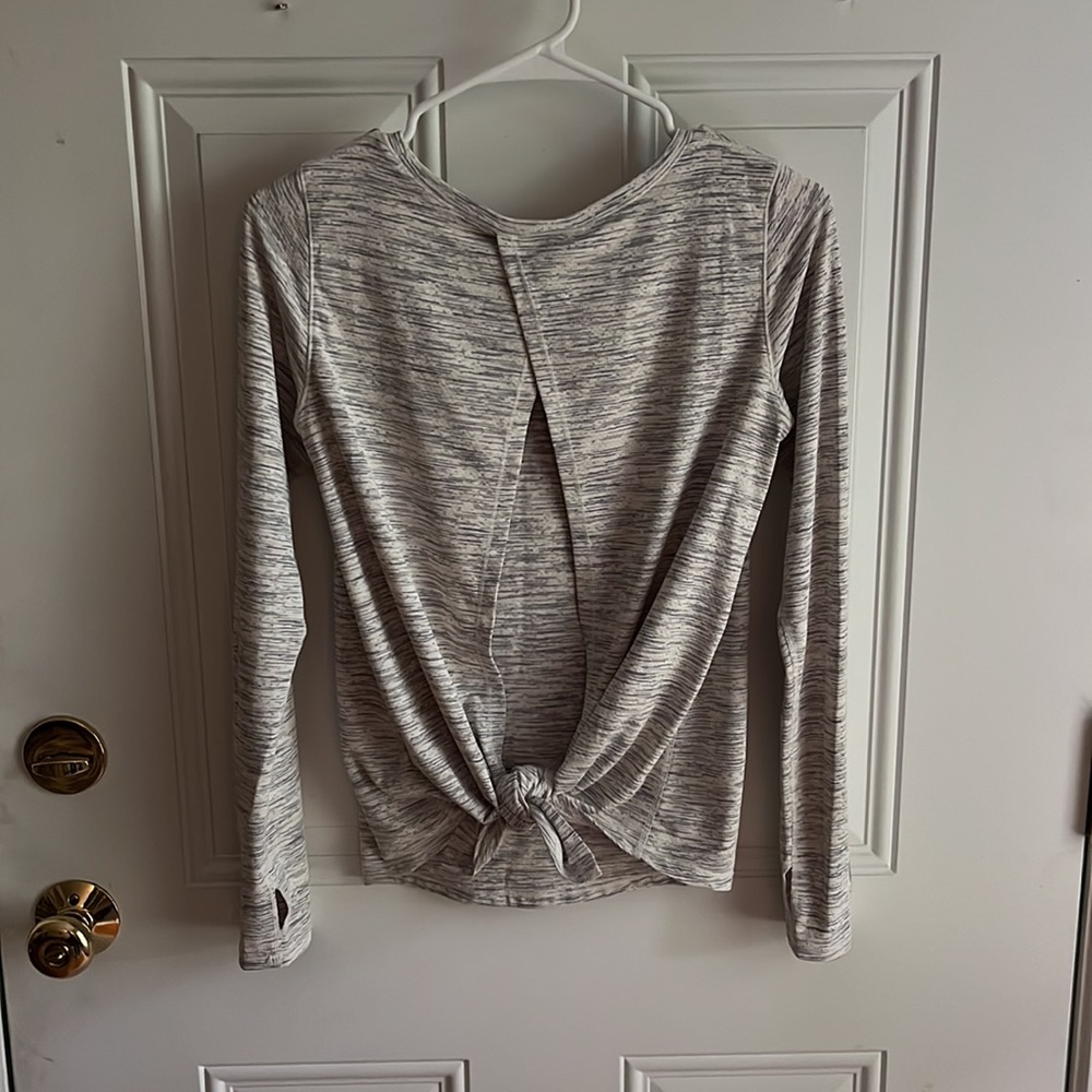 EUC Zyia ‘Ash Split Back Long Sleeve T’ - Picture 6 of 9